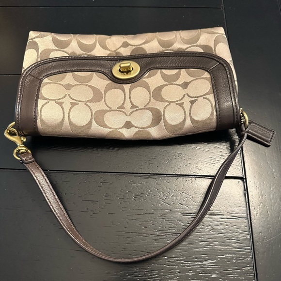 Coach fabric wristlet - Picture 2 of 4